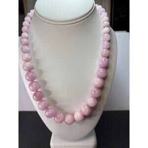 Kunzite graduated beaded 20 inch necklace with 925 magnetic clasp